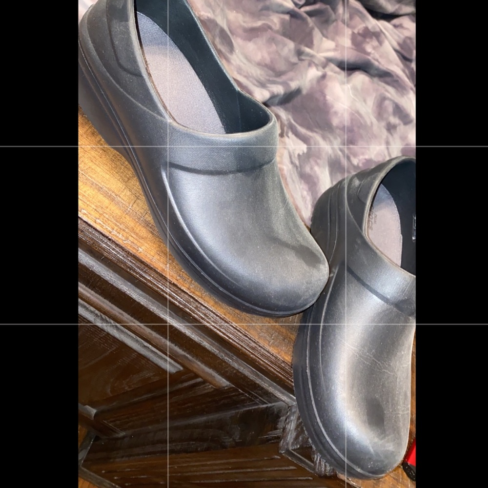 Croc nursing shoes